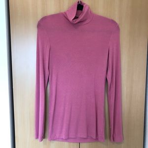 Wilfred (Aritzia) pink turtleneck top